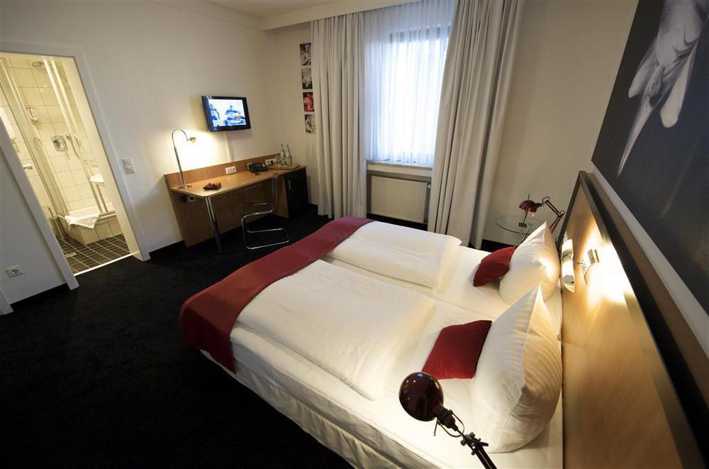 Max Brown Hotel Midtown, Part Of Sircle Collection Düsseldorf Quarto foto